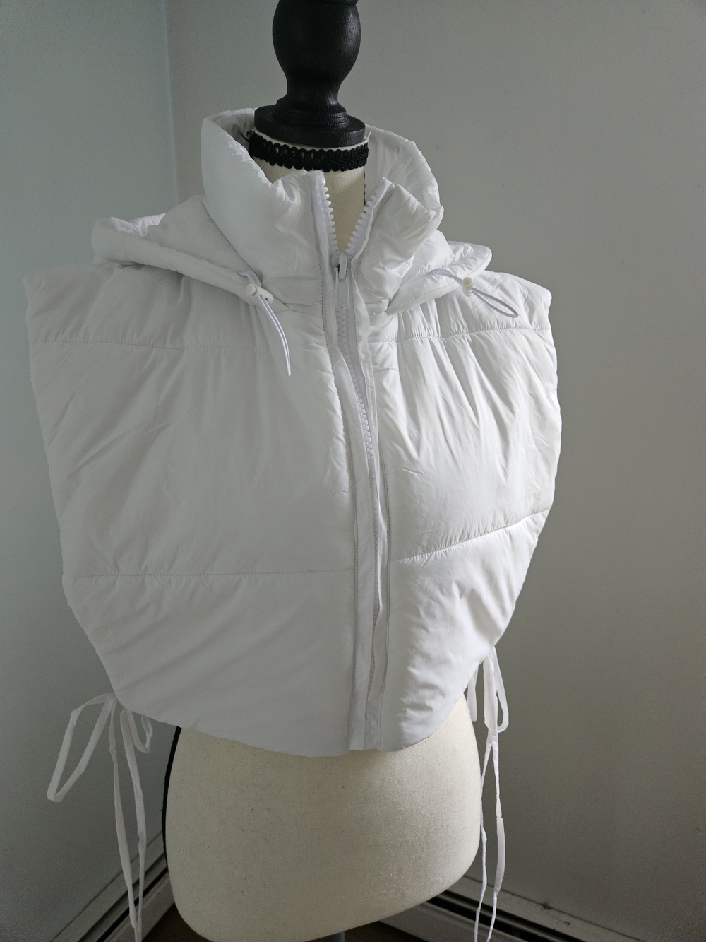 White Puffer Hooded Vest - Unbranded.crop Vest